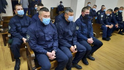 Пікет під тернопільським судом: розглядають справу патрульних через службових повноважень Пікет під тернопільським судом: розглядають справу патрульних через службових повноважень