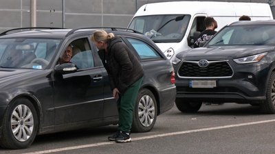 Водії автомобілів на пункті пропуску Устилуг