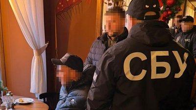 Черкащанина підозрюють у торгівлі фіктивними меддовідками