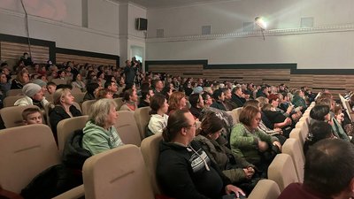 Зібрали 30 тисяч гривень для захисників: на Черкащині відбувся доброчинний ретро-концерт Зібрали 30 тисяч гривень для захисників: на Черкащині відбувся доброчинний ретро-концерт