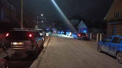 На Прикарпатті повідомили про замінування ОВК № 87 під час підрахунку голосів На Прикарпатті повідомили про замінування ОВК № 87 під час підрахунку голосів