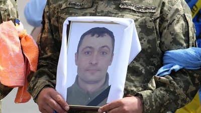 Поховання військового в Умані, квітень 2024 року