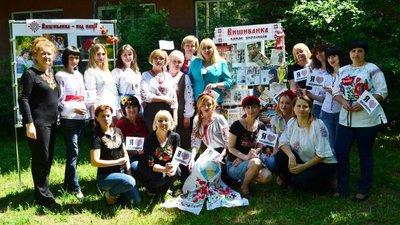 На Херсонщині "одягнуть" будівлі у вишиванки На Херсонщині "одягнуть" будівлі у вишиванки