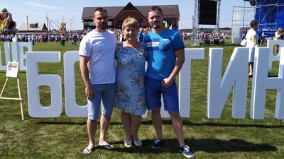 У громаді на Волині влаштували фотофлешмоб до Дня матері У громаді на Волині влаштували фотофлешмоб до Дня матері