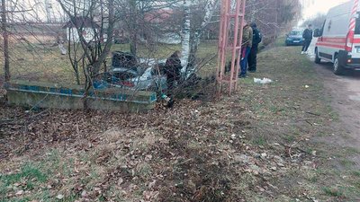 У ДТП на Житомирщині травмувалися четверо людей, серед яких 5-річна дитина. Водій був нетверезим У ДТП на Житомирщині травмувалися четверо людей, серед яких 5-річна дитина. Водій був нетверезим