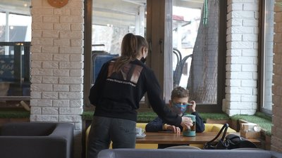 "Червона" зона на Вінниччині: як працюватимуть кафе, ТРЦ та магазини після посилення карантину