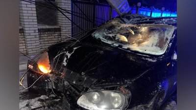 У селищі Заболотів на Франківщині нетверезий водій на Volkswagen вʼїхав у електроопору — поліція