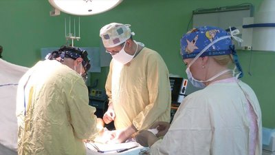 У Львові турецький хірург безкоштовно прооперував дітей із вродженими вадами У Львові турецький хірург безкоштовно прооперував дітей із вродженими вадами
