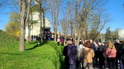 На Тернопільщині прощаються з бійцем, екснардепом Олегом Барною На Тернопільщині прощаються з бійцем, екснардепом Олегом Барною