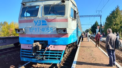 Розклад поїздів на Чернігівщині: скасують 2 поїзди, ще кілька тимчасово не працюватимуть
