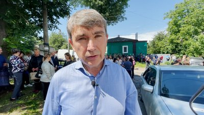"Ця людина свідомо пішла на війну, і він знав, що може бути так". У Прилуках попрощалися із загиблим бійцем "Ця людина свідомо пішла на війну, і він знав, що може бути так". У Прилуках попрощалися із загиблим бійцем