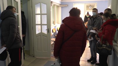 500 прикарпатців щепилися бустерною дозою вакцини проти COVID-19