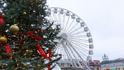 Новорічна локація на Контрактовій площі у Києві