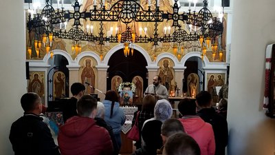 Янголи з гільз: у Прилуках зібрали понад 50 тисяч гривень на благодійному аукціоні