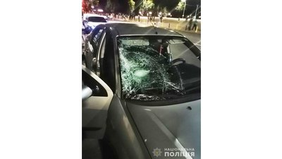 У Прилуках п’яний водій збив на «зебрі» двох дівчат У Прилуках п’яний водій збив на «зебрі» двох дівчат
