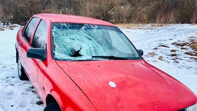 На Франківщині водій автомобілем наїхав на пішохода та втік. Чоловіка госпіталізували На Франківщині водій автомобілем наїхав на пішохода та втік. Чоловіка госпіталізували