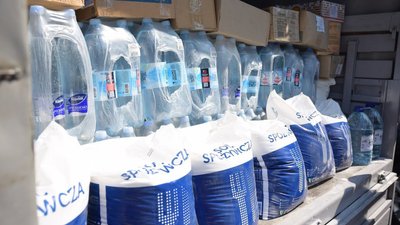 Тонну води повезли з Черкас до Херсона Тонну води повезли з Черкас до Херсона