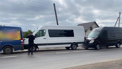 Автомобілі, які зіткнулися у Сарнах