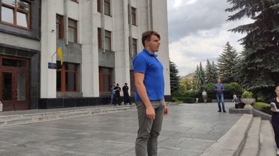 Тернополяни виступили проти мовного законопроєкту Бужанського Тернополяни виступили проти мовного законопроєкту Бужанського