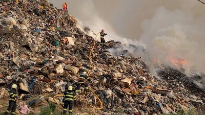 Поблизу Ужгорода зайнялася пожежа на полігоні твердих побутових відходів Поблизу Ужгорода зайнялася пожежа на полігоні твердих побутових відходів
