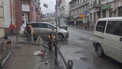 У Тернополі переносять пішохідну розмітку, щоб зменшити кількість ДТП на вулиці Руській