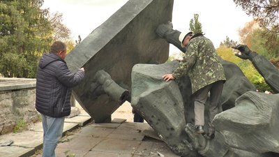 У Кропивницькому впав пам'ятник "Героям громадянської та Великої Вітчизняної воєн". Що сталося У Кропивницькому впав пам'ятник "Героям громадянської та Великої Вітчизняної воєн". Що сталося