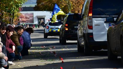 На Снігурівщині попрощалися із загиблим військовим Анатолієм Ястребом На Снігурівщині попрощалися із загиблим військовим Анатолієм Ястребом