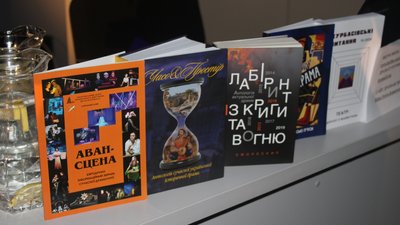 Про творчість, театр та плани.У Миколаєві відбулася творча зустріч із драматургинею Недою Нежданою Про творчість, театр та плани.У Миколаєві відбулася творча зустріч із драматургинею Недою Нежданою