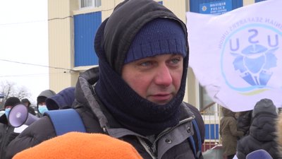 Під Одесою моряки вийшли на мітинг: на них склали адмінпротокол за порушення правил карантину Під Одесою моряки вийшли на мітинг: на них склали адмінпротокол за порушення правил карантину