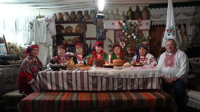Жителі Плескачівки показали, як за традицією готували стіл на Святвечір