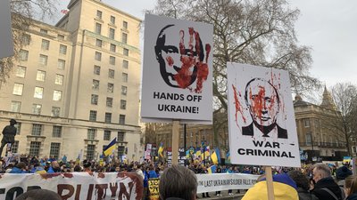 У Берліні на Лондоні на протест проти війни в Україні вийшли понад 30 тисяч людей У Берліні на Лондоні на протест проти війни в Україні вийшли понад 30 тисяч людей
