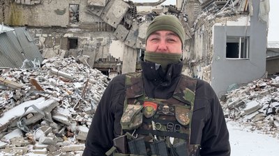 Українські військові воюють на фронті, щоб наші діти не знали війни Українські військові воюють на фронті, щоб наші діти не знали війни