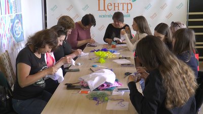 Духовна броня. В Івано-Франківську збирають вишиванки для військових на передову Духовна броня. В Івано-Франківську збирають вишиванки для військових на передову