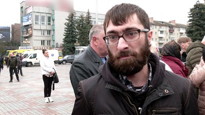 У Рівному попрощалися із бійцями Петром Новицьким і Русланом Дердюком У Рівному попрощалися із бійцями Петром Новицьким і Русланом Дердюком