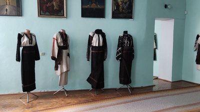 На Тернопільщині відкрили виставку вишиванок 20-30 років минулого століття