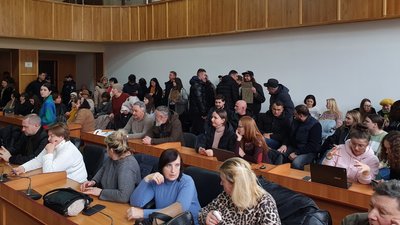 В Ужгородській міськраді обговорюють будівництво на Ботанічній набережній В Ужгородській міськраді обговорюють будівництво на Ботанічній набережній