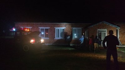На Рівненщині блискавка підпалила школу. Де вчитимуться діти На Рівненщині блискавка підпалила школу. Де вчитимуться діти