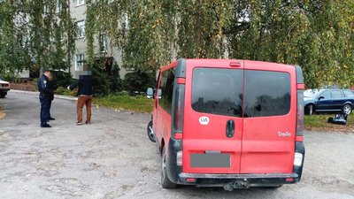 Здавав назад: на Рівненщині водій збив жінку, вона померла