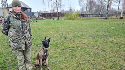 Кінологиня, поліцейська, вибухівка, службові собаки. Житомир, листопад 2023 року Кінологиня, поліцейська, вибухівка, службові собаки. Житомир, листопад 2023 року