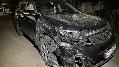 Через вибух у багатоповерхівці у Полтаві пошкоджені квартири та автівки Через вибух у багатоповерхівці у Полтаві пошкоджені квартири та автівки