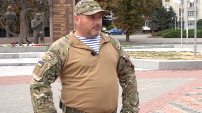 "Поля палали, а хлопці вмирали на руках": спогади черкаського ветерана АТО "Іловайський котел" "Поля палали, а хлопці вмирали на руках": спогади черкаського ветерана АТО "Іловайський котел"