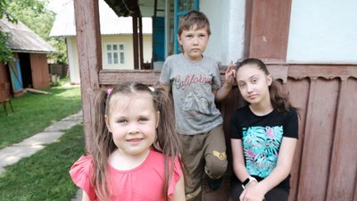 "Ми просто відкрили карту, де ще не бомбили". Вимушені переселенці знайшли житло на Буковині на сайті «Допомагай». "Ми просто відкрили карту, де ще не бомбили". Вимушені переселенці знайшли житло на Буковині на сайті «Допомагай».