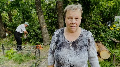 Повалені близько 40 дерев та знеструмлені мікрорайони: у Прилуках ліквідовують наслідки буревію Повалені близько 40 дерев та знеструмлені мікрорайони: у Прилуках ліквідовують наслідки буревію