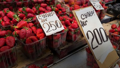 Українська полуниця на ринках Полтави: звідки привозять та яка вартість
