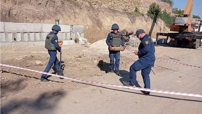 На будівельному майданчику у Херсоні знайшли артснаряд