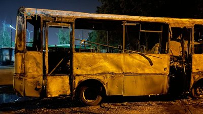 У Харкові під час руху загорілася автівка — водій встиг вистрибнути У Харкові під час руху загорілася автівка — водій встиг вистрибнути