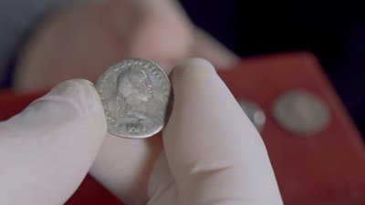 Під час розкопок львівські археологи знайшли римські монети Під час розкопок львівські археологи знайшли римські монети