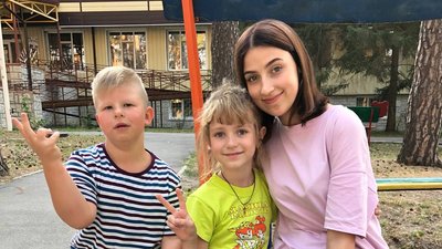 "Їхати за кордон не будемо": жителька Охтирки Лія Володарська евакуювалася у Полтаву
