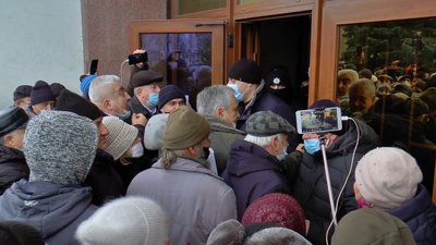 Перекривали дорогу та штурмували ОДА: у Полтаві вимагали скасувати деякі тарифи