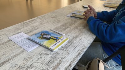 Як психологічно підтримати себе: у Миколаєві військова капеланка зустрілась з родинами полонених Як психологічно підтримати себе: у Миколаєві військова капеланка зустрілась з родинами полонених